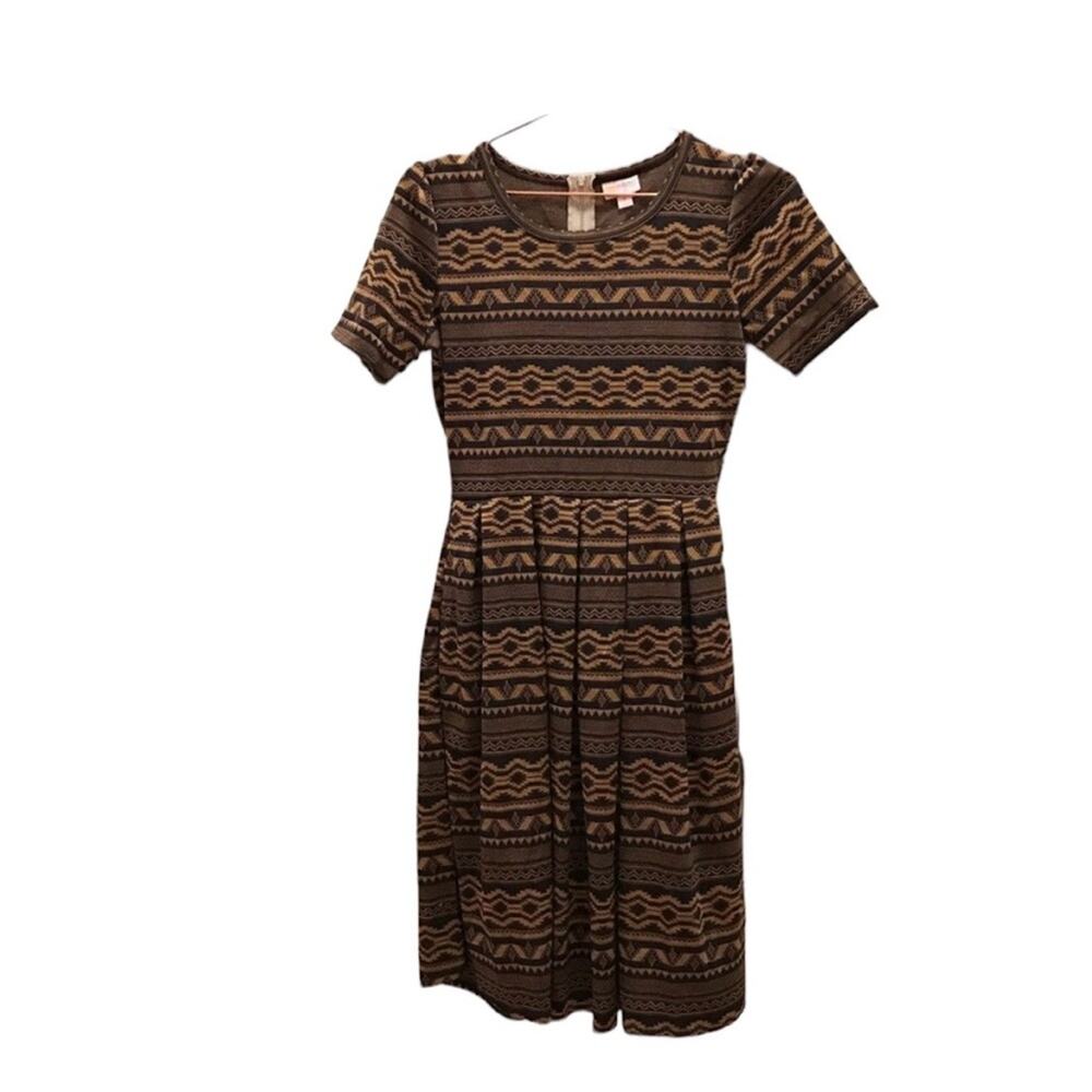 LuLaRoe Amelia short sleeved zip back  Amelia fit and flair dress small